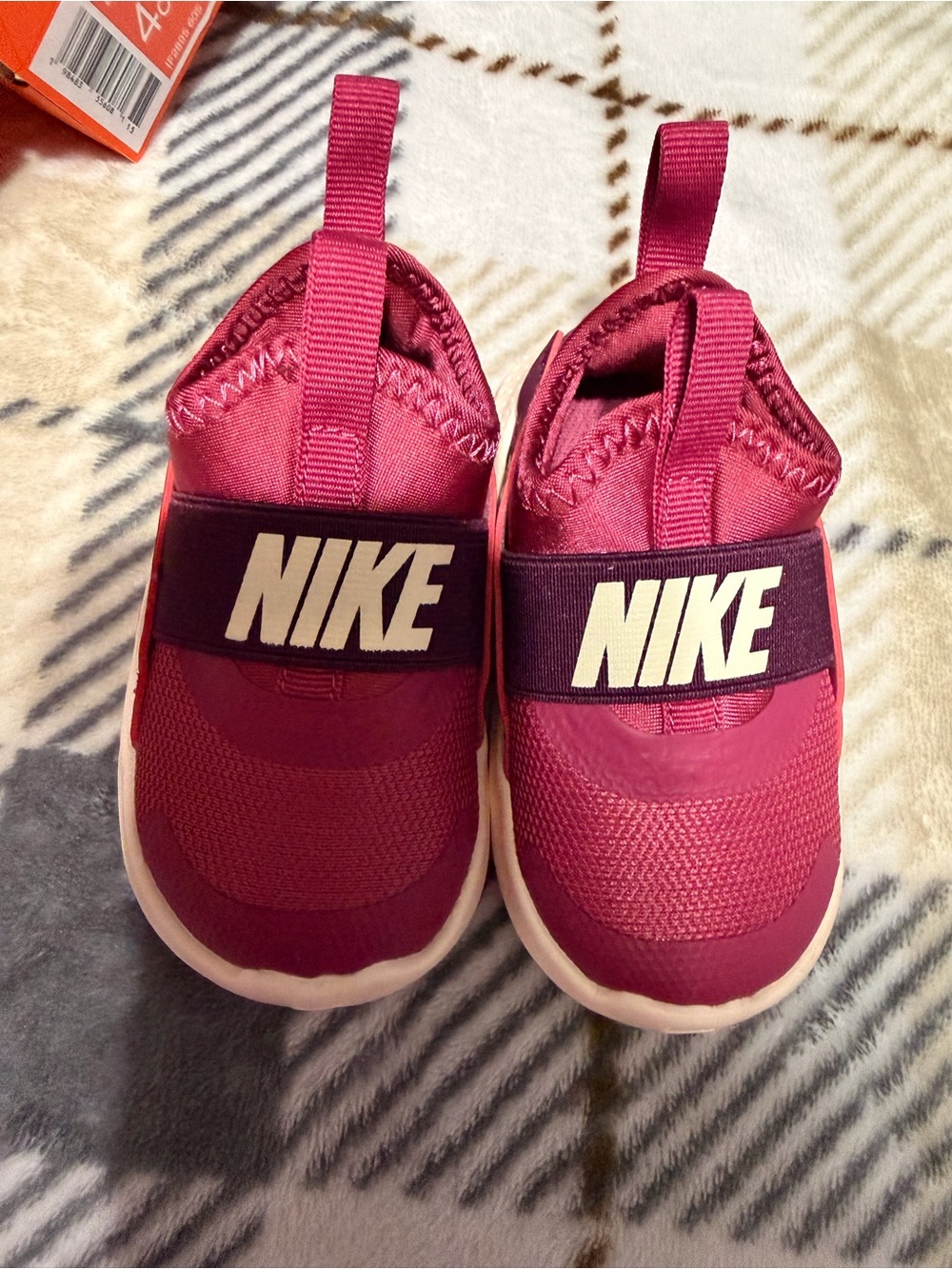 Nike Kids Slip-On Sneakers in Berry/Magenta with White Logo